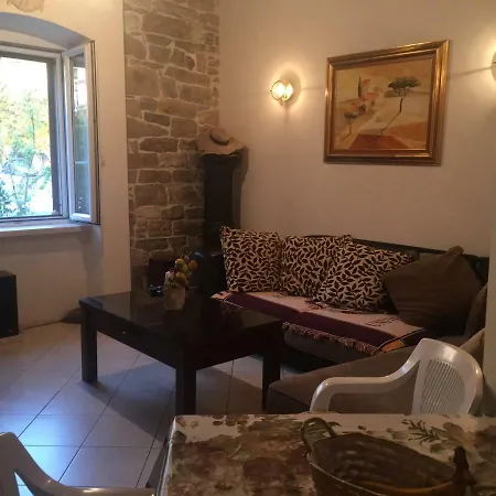 Apartment Lana *