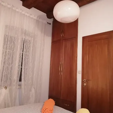Apartment Lana Jesenice (Split-Dalmatia)
