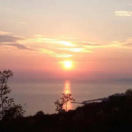 Lana Jesenice (Split-Dalmatia)